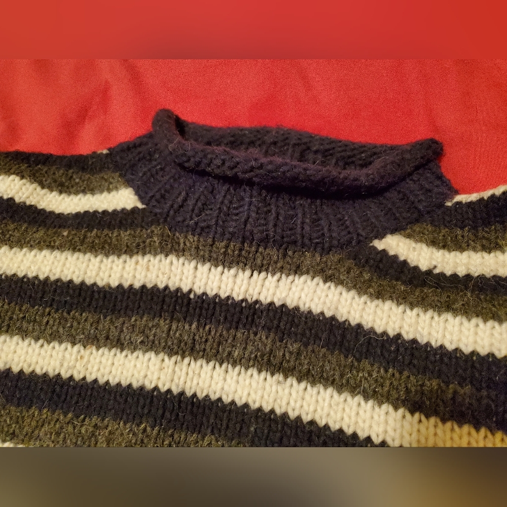 Wool sweater - Picture 2 of 3